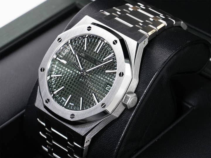 Audemars Piguet Royal Oak Ref.15510ST.OO.1320ST.09 Stainless Steel Khaki Green Dial Excellent Condition inhps2ts