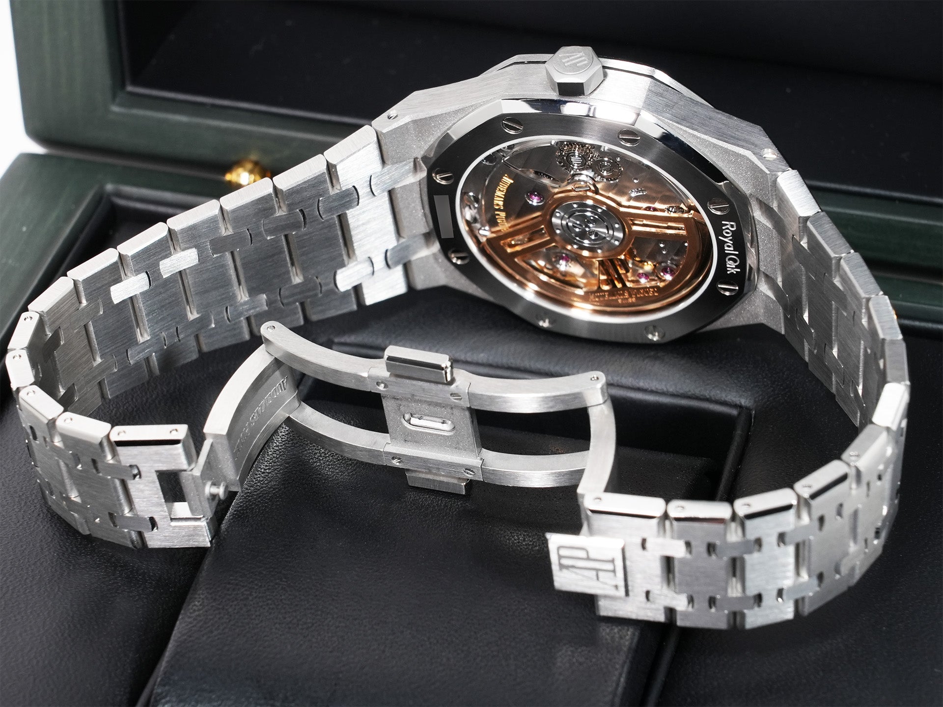 Audemars Piguet Royal Oak Ref.15510ST.OO.1320ST.09 Stainless Steel Khaki Green Dial Excellent Condition inhps2ts