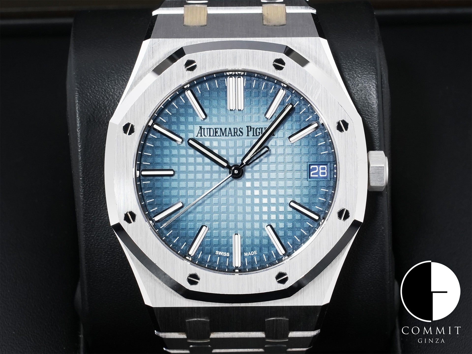 Audemars Piguet Royal Oak Ref.15510BC.OO.1320BC.02 White Gold Smoked Blue Dial Used sfgbfkvv