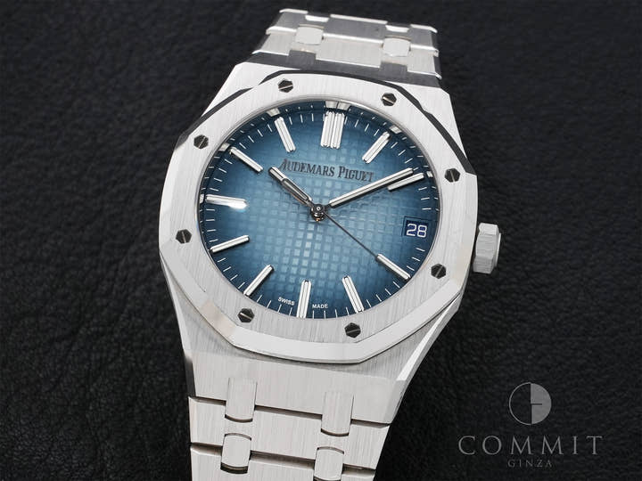 Audemars Piguet Royal Oak Ref.15510BC.OO.1320BC.02 White Gold Smoked Blue Dial Used sfgbfkvv