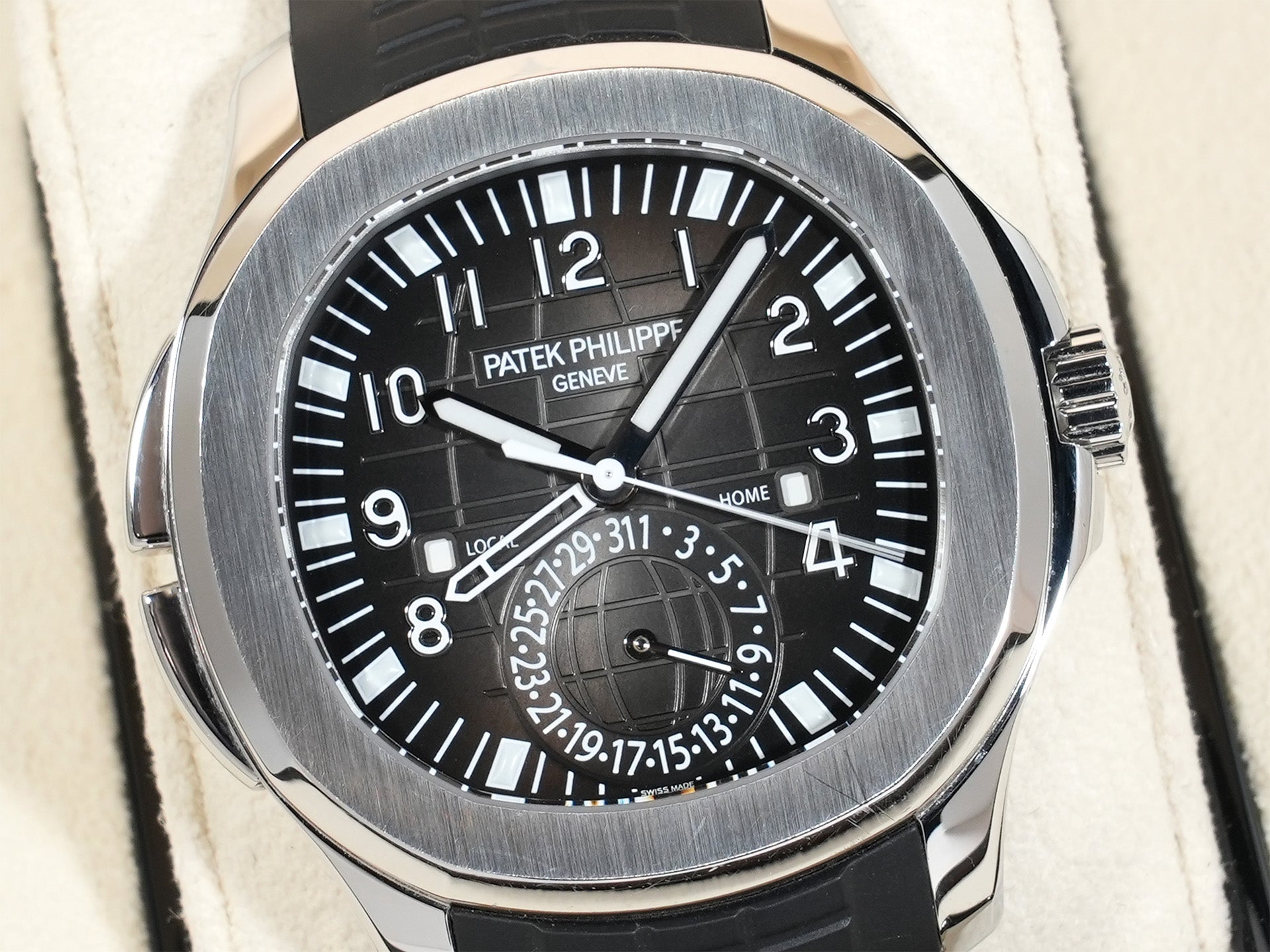 Patek Philippe Aquanaut Travel Time Ref.5164A-001 Stainless Steel Black Dial Excellent Pre-owned dmronn78