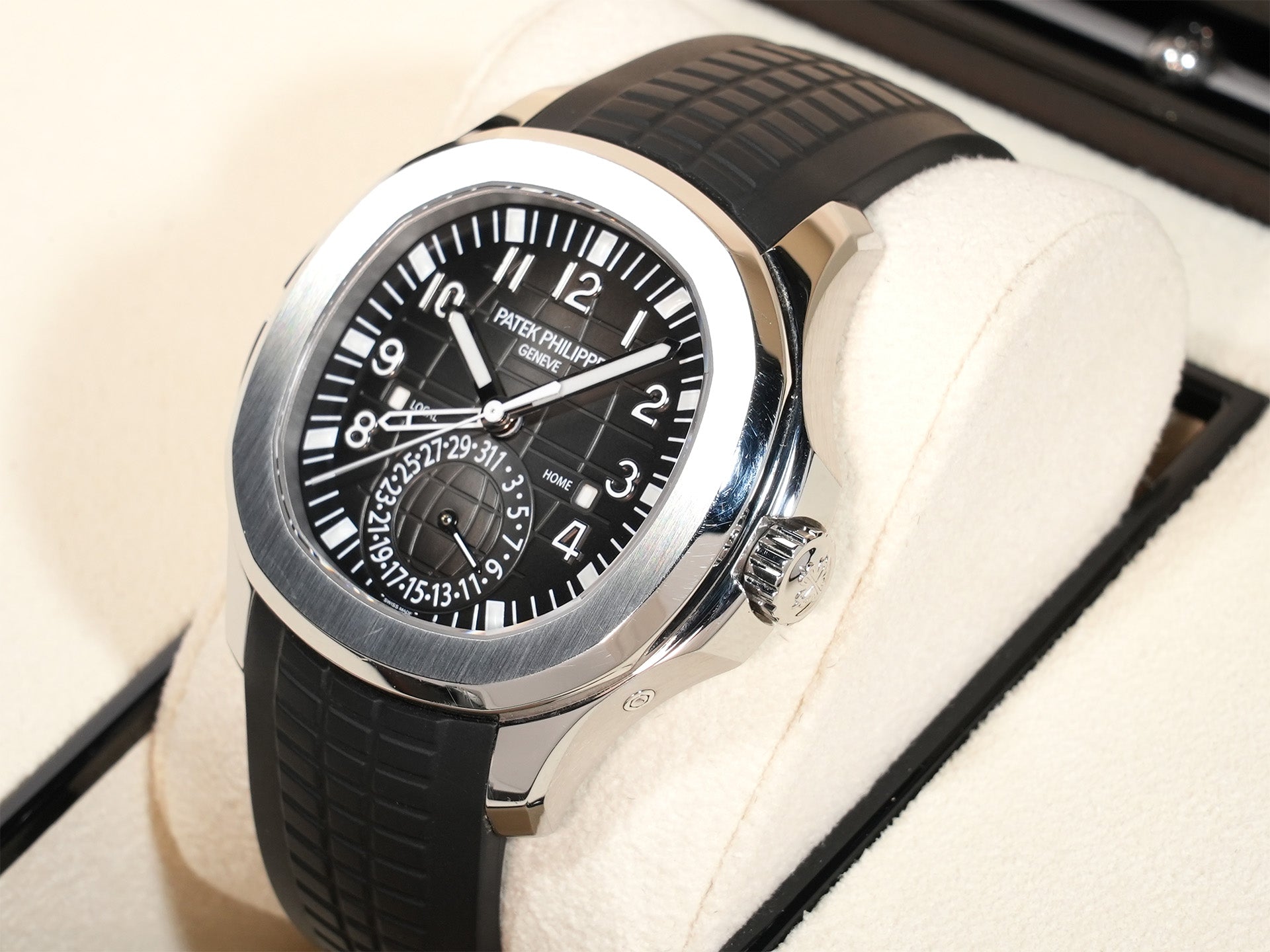 Patek Philippe Aquanaut Travel Time Ref.5164A-001 Stainless Steel Black Dial Excellent Pre-owned dmronn78