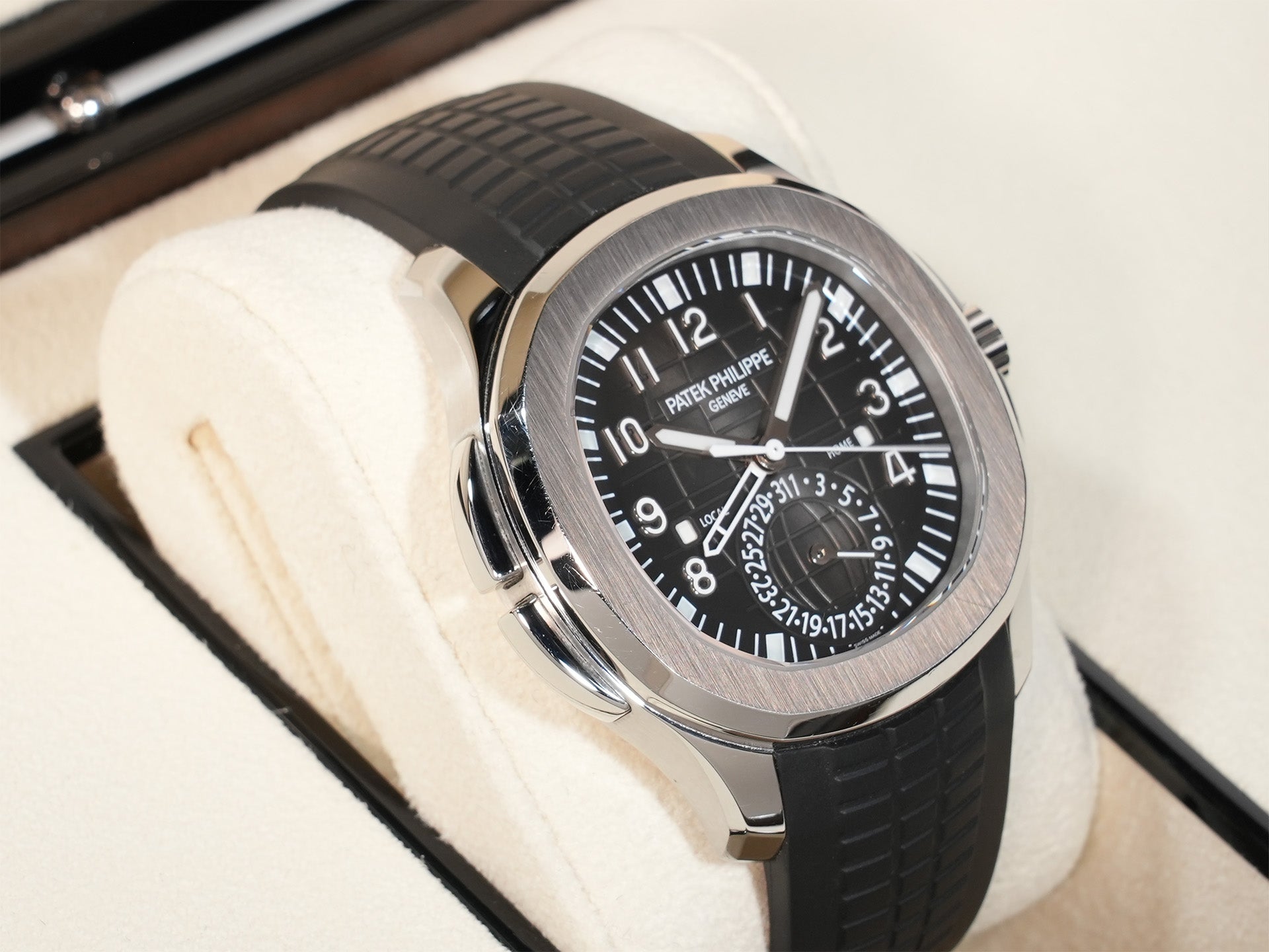 Patek Philippe Aquanaut Travel Time Ref.5164A-001 Stainless Steel Black Dial Excellent Pre-owned dmronn78