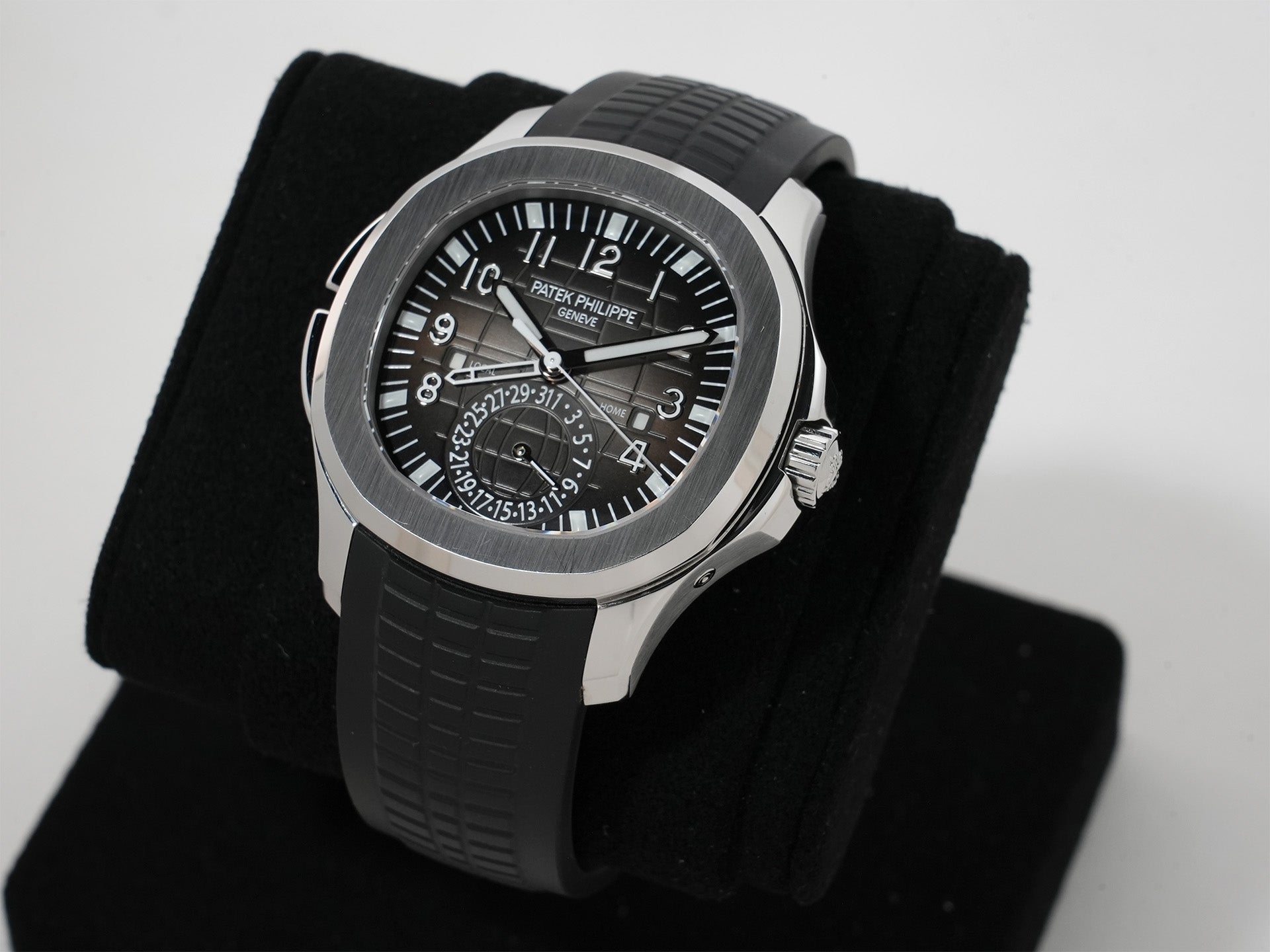 Patek Philippe Aquanaut Travel Time Ref.5164A-001 Stainless Steel Black Dial Excellent Pre-owned dmronn78
