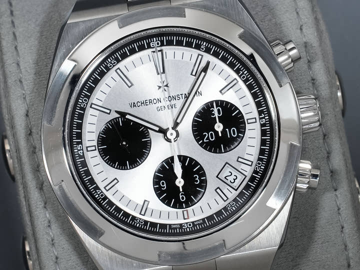 Vacheron Constantin Overseas Chronograph Ref. 5520V/210A-B686 Stainless Steel Silver Dial Used v8f65wat