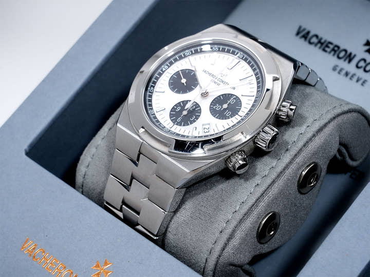 Vacheron Constantin Overseas Chronograph Ref. 5520V/210A-B686 Stainless Steel Silver Dial Used v8f65wat