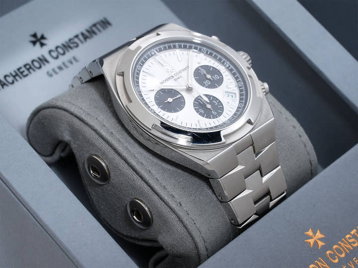 Vacheron Constantin Overseas Chronograph Ref. 5520V/210A-B686 Stainless Steel Silver Dial Used v8f65wat
