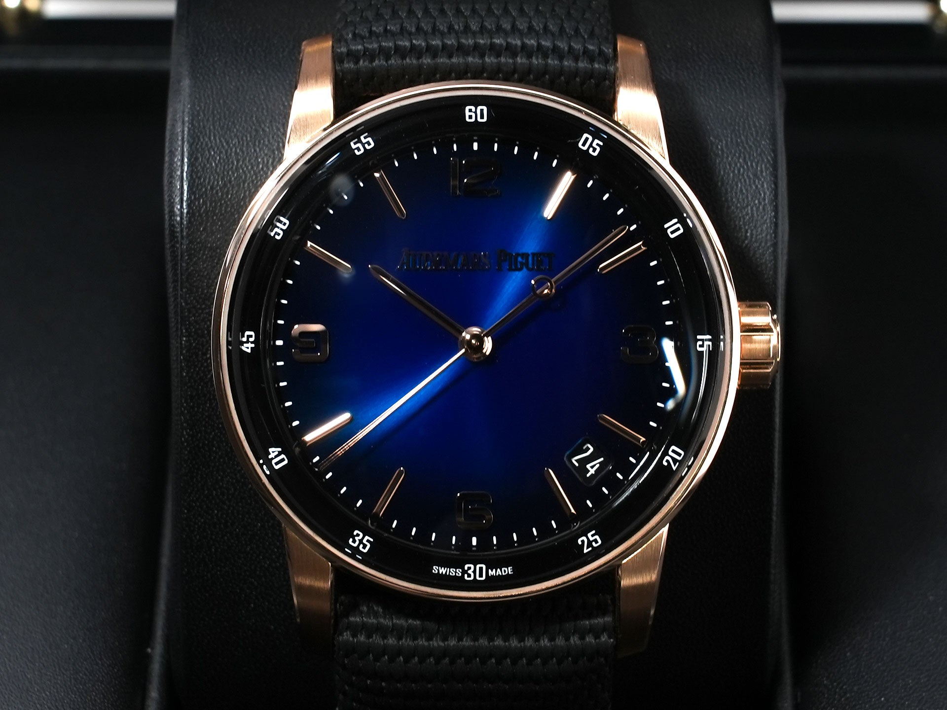 Audemars Piguet CODE 11.59 by Audemars Piguet Ref.15210OR.OO.A028CR.01 Pink Gold Smoked Blue Lacquer Dial Pre-Owned 29yeghp3