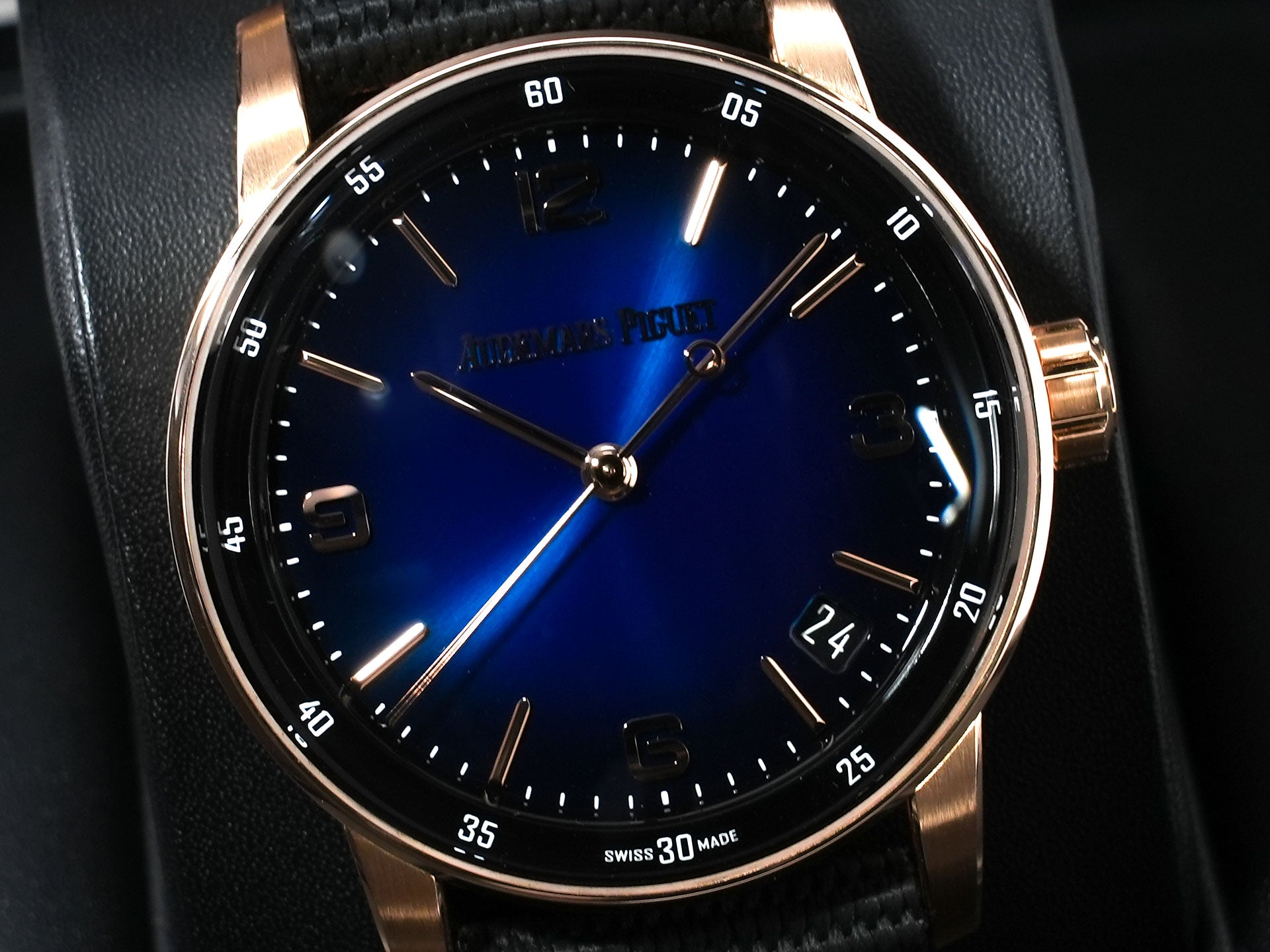 Audemars Piguet CODE 11.59 by Audemars Piguet Ref.15210OR.OO.A028CR.01 Pink Gold Smoked Blue Lacquer Dial Pre-Owned 29yeghp3