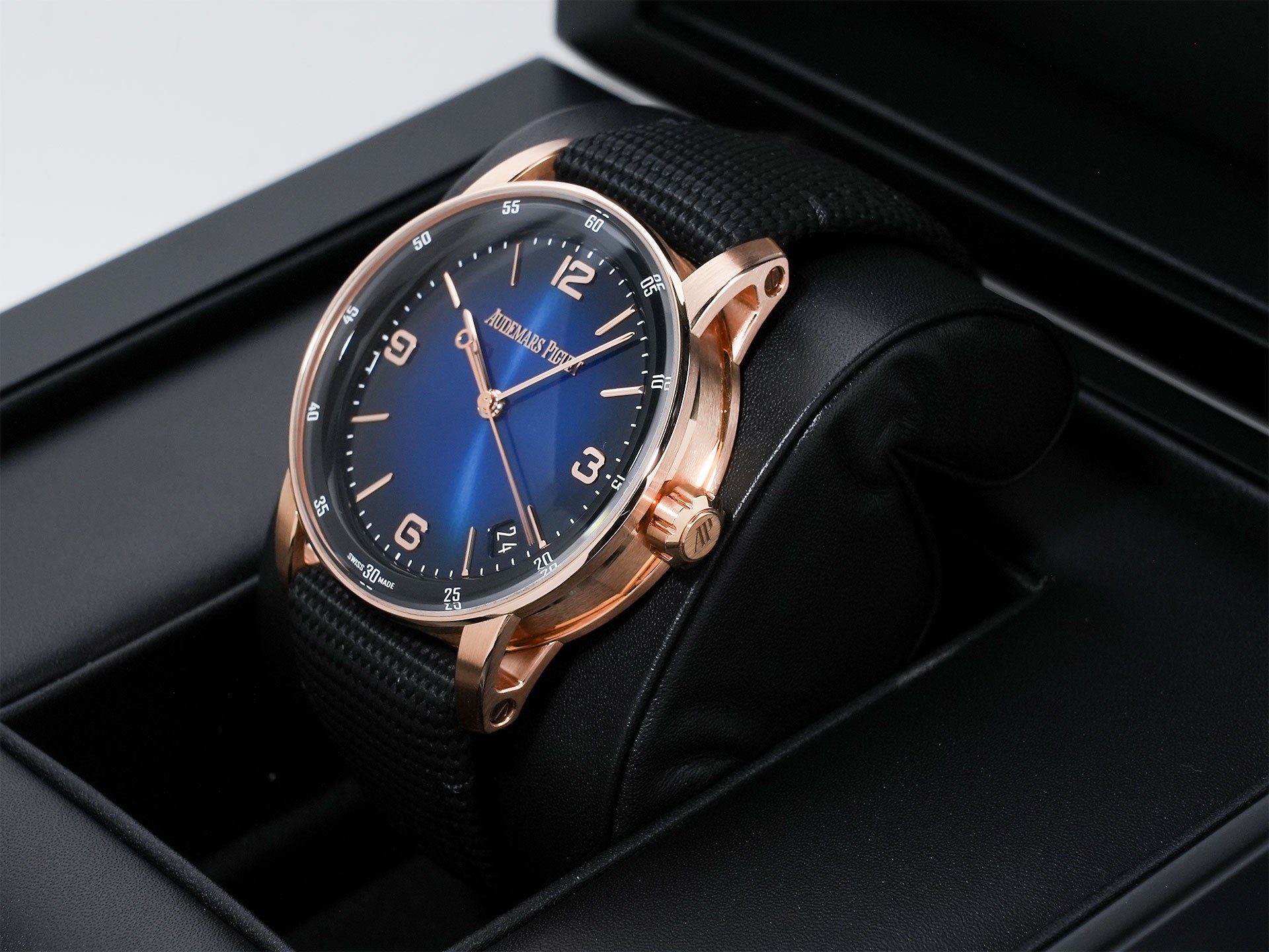 Audemars Piguet CODE 11.59 by Audemars Piguet Ref.15210OR.OO.A028CR.01 Pink Gold Smoked Blue Lacquer Dial Pre-Owned 29yeghp3