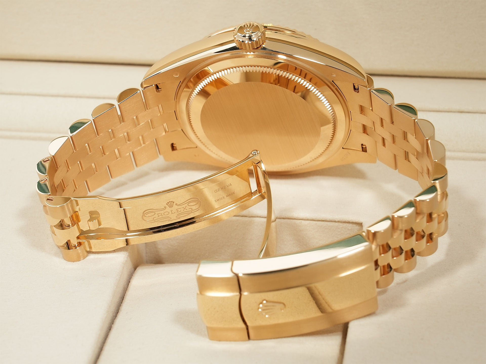 Rolex Sky-Dweller Ref. 336938 Yellow Gold Green Dial Jubilee Bracelet Unused jyvqo6zd