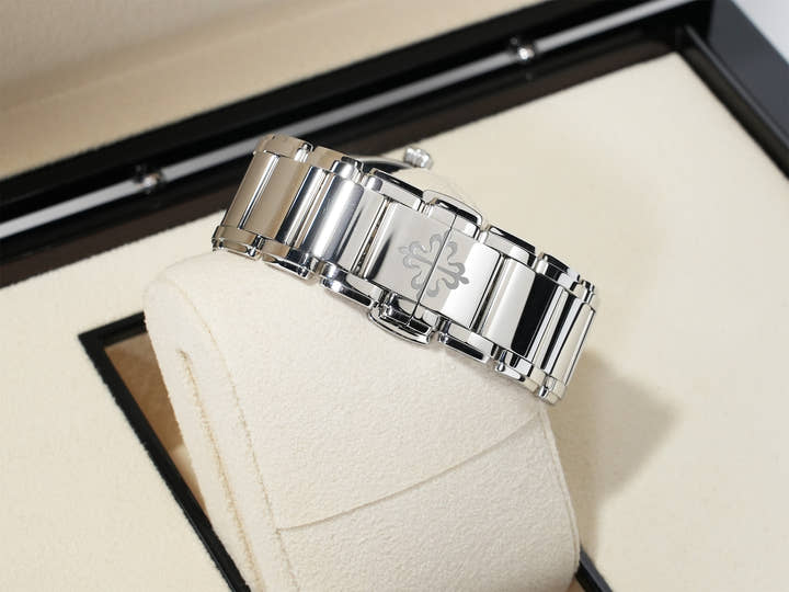 パテックフィリップ Twenty-4 Ref.7300/1200A-001 ステンレススチール ブルーソレイユ文字盤 中古 2wggsc2p