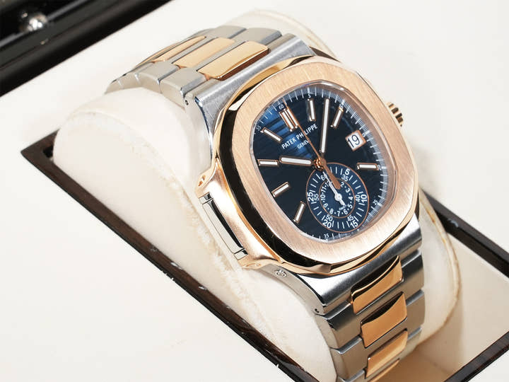 パテックフィリップ ノーチラス クロノグラフ Ref.5980/1AR-001 ステンレススチール/ローズゴールド ブルー文字盤 中古 der2f5mw