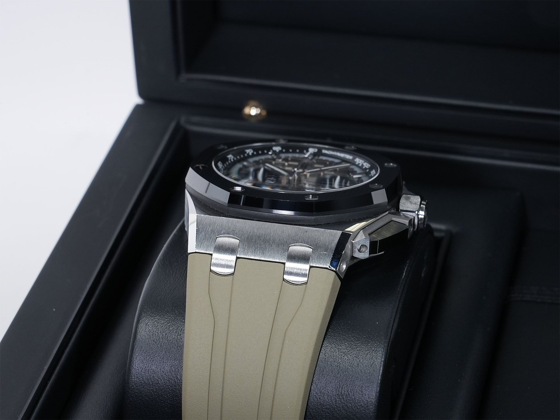 オーデマピゲ ロイヤルオーク オフショア クロノグラフ Ref.26420SO.OO.A600CA.01 ステンレススチール スモークブラウン文字盤 中古 9wtaxrav
