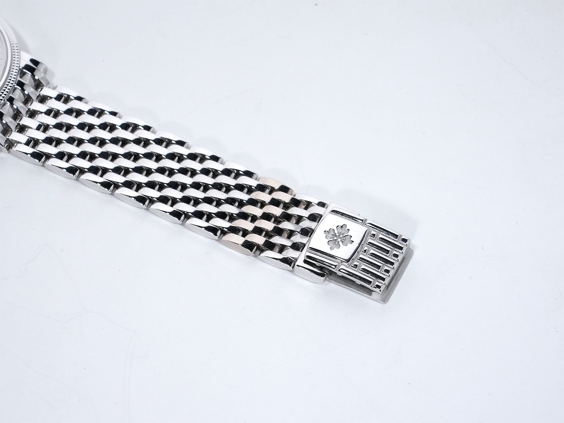 パテックフィリップ カラトラバ Ref.5120/1G-001 ホワイトゴールド シルバー文字盤 中古 4kjjzys5