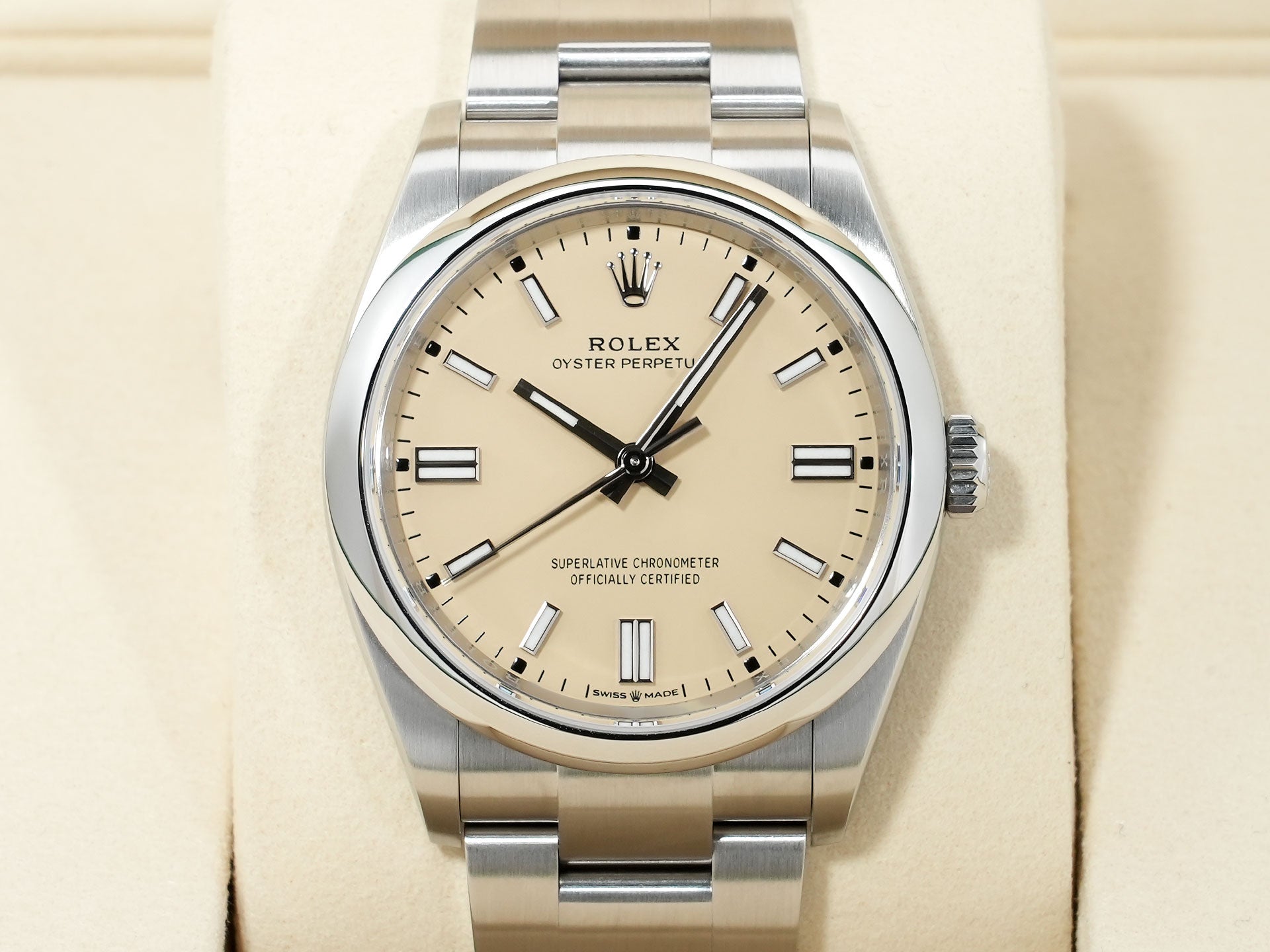 Rolex Oyster Perpetual 36 Ref. 126000 Stainless Steel Beige Dial Excellent Condition eyayoh2i