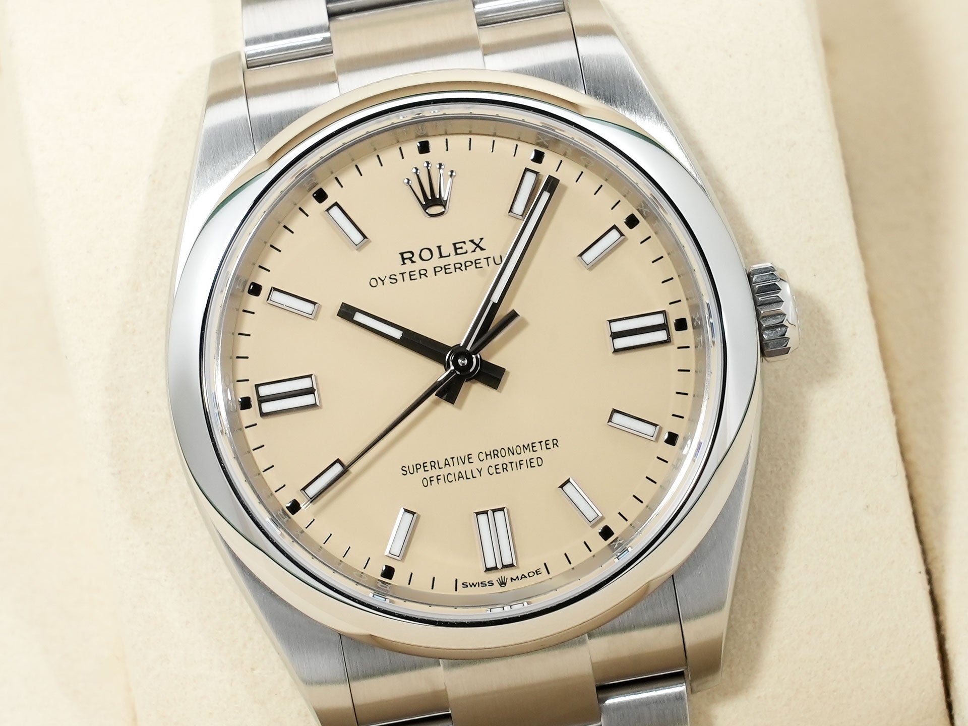 Rolex Oyster Perpetual 36 Ref. 126000 Stainless Steel Beige Dial Excellent Condition eyayoh2i