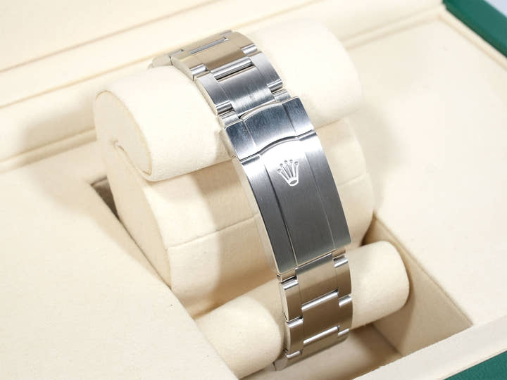 Rolex Oyster Perpetual 36 Ref. 126000 Stainless Steel Beige Dial Excellent Condition eyayoh2i