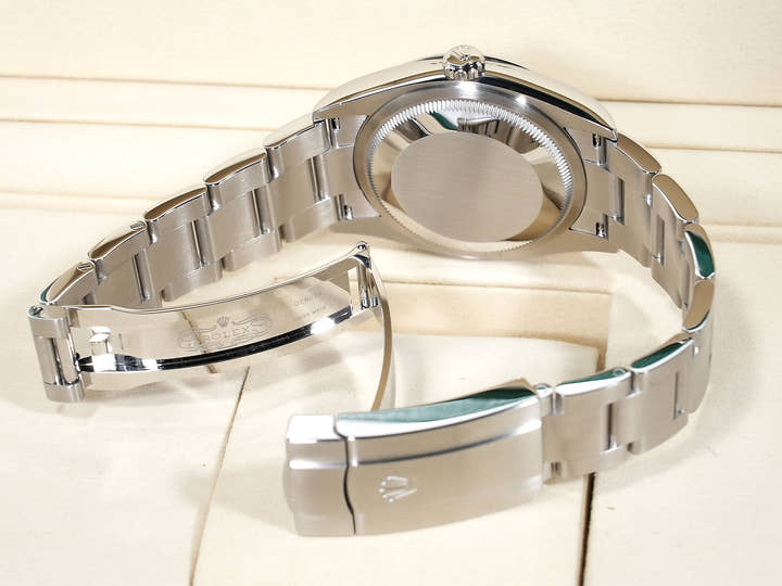 Rolex Oyster Perpetual 36 Ref. 126000 Stainless Steel Beige Dial Excellent Condition eyayoh2i