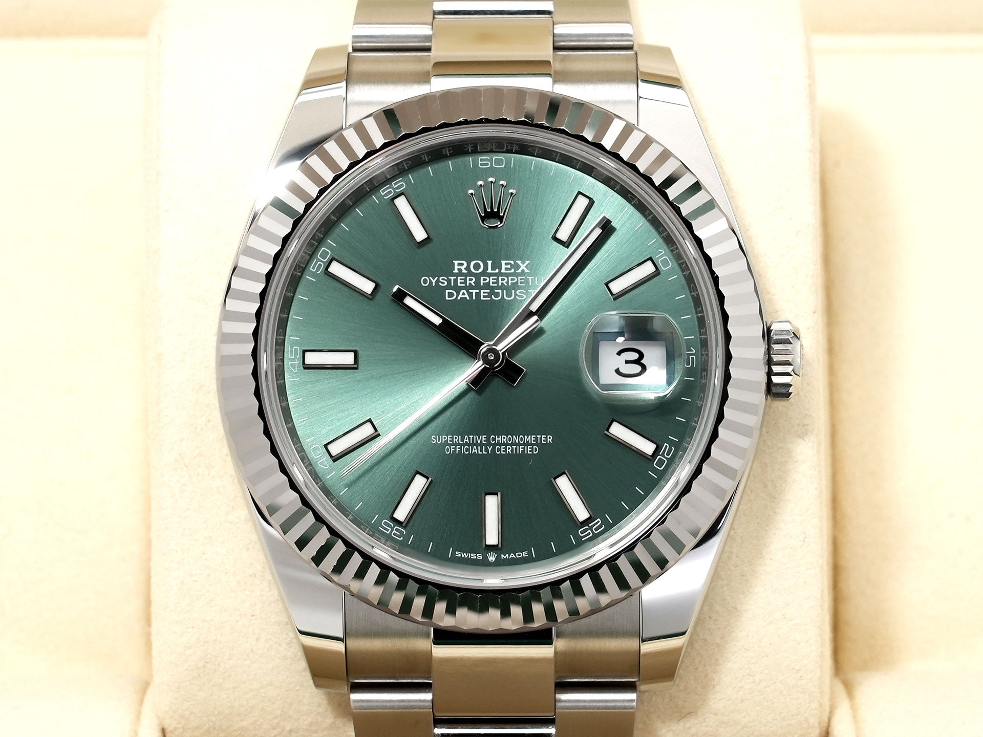 Rolex Datejust 41 Ref. 126334 Stainless Steel/White Gold Mint Green Dial Oyster Bracelet Pre-owned d2cgxfpk