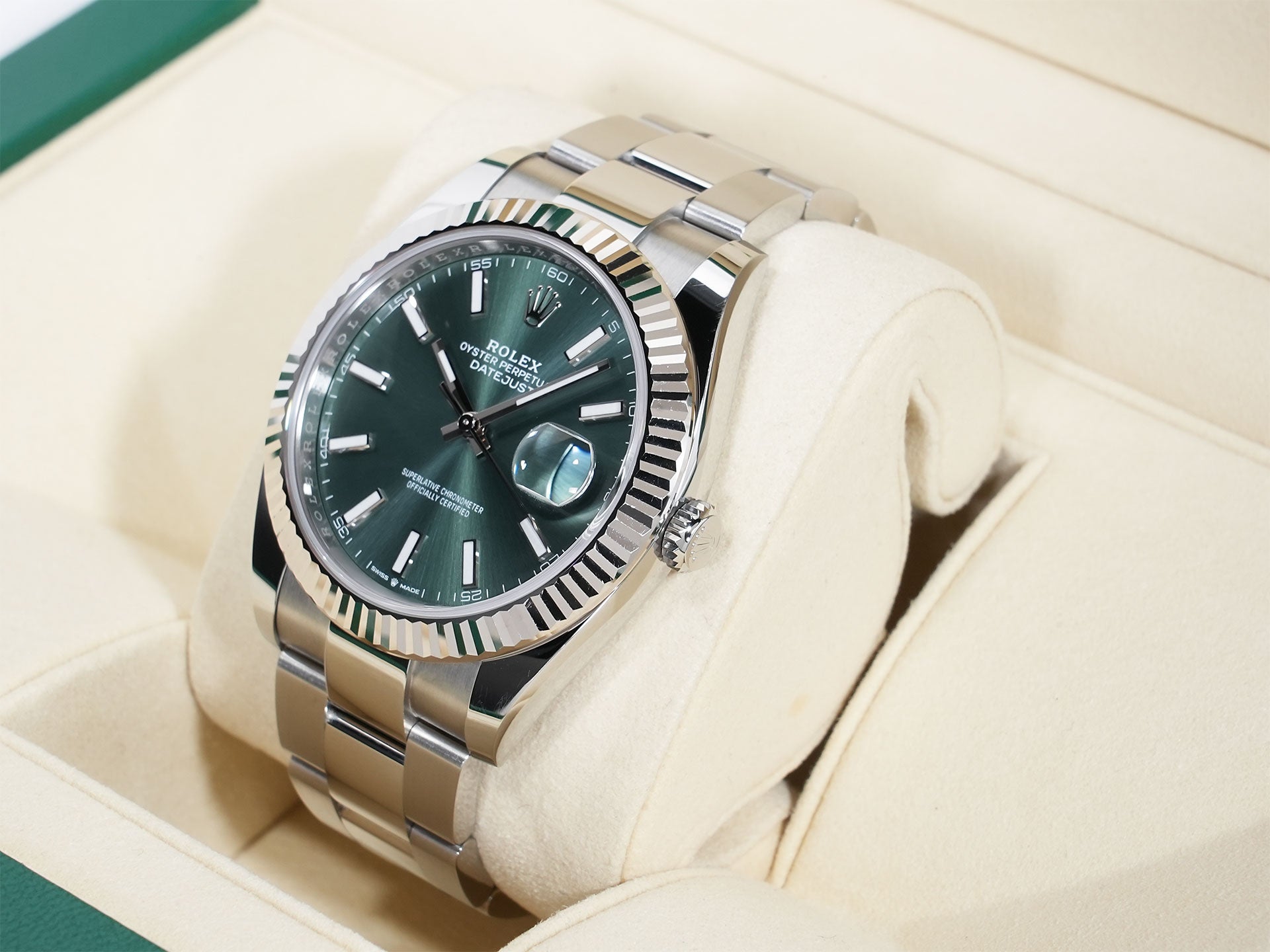 Rolex Datejust 41 Ref. 126334 Stainless Steel/White Gold Mint Green Dial Oyster Bracelet Pre-owned d2cgxfpk