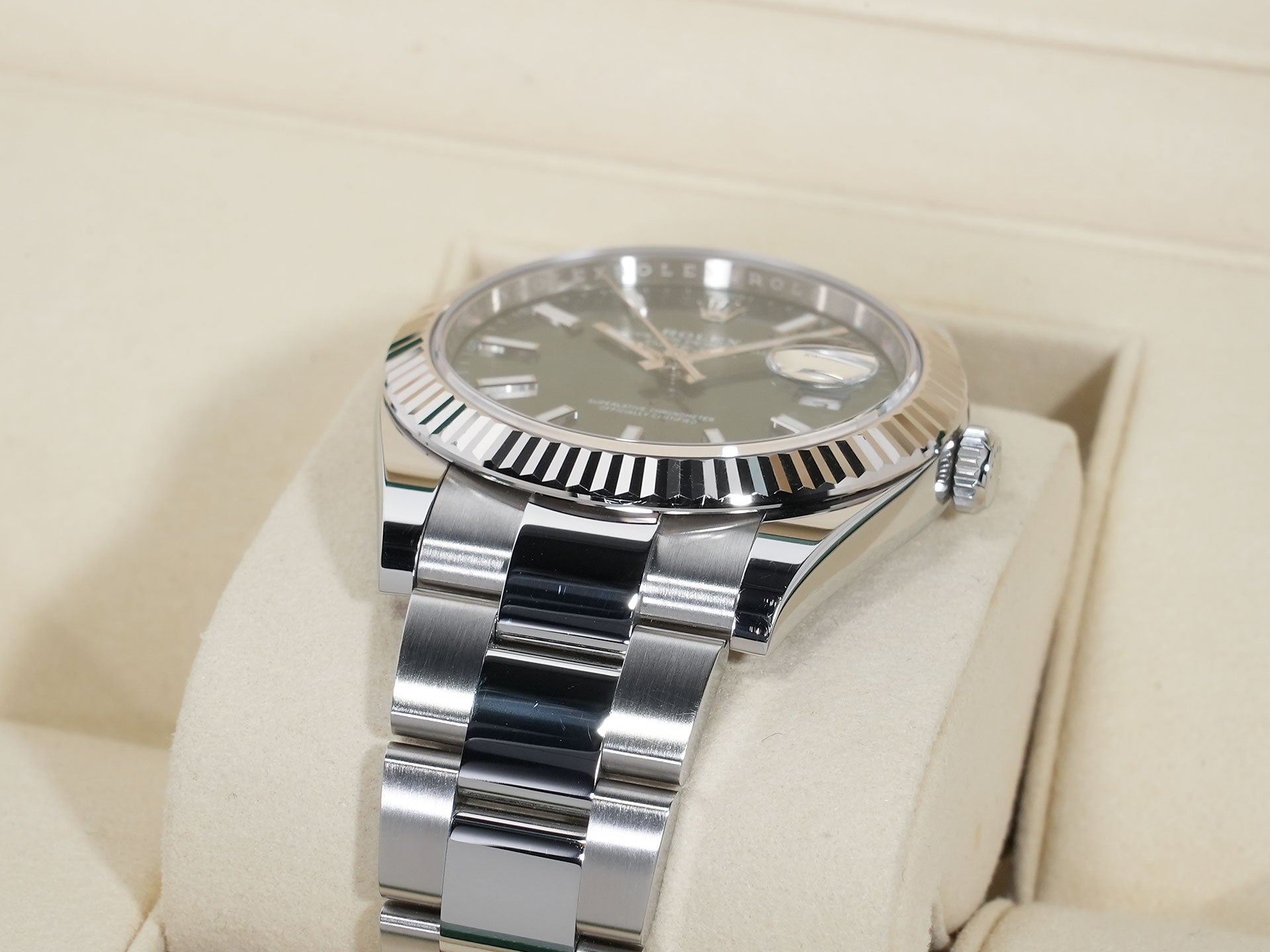 Rolex Datejust 41 Ref. 126334 Stainless Steel/White Gold Mint Green Dial Oyster Bracelet Pre-owned d2cgxfpk
