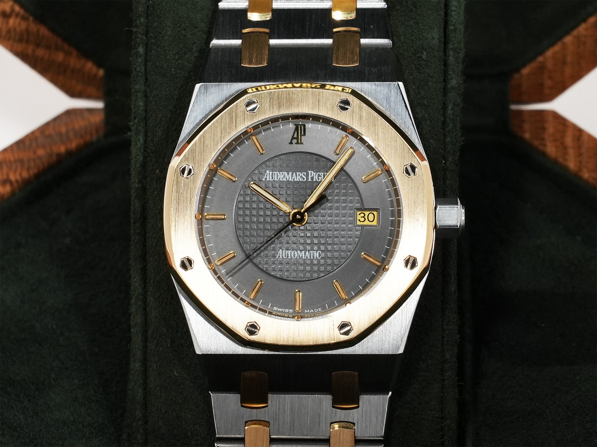 Audemars Piguet Royal Oak Ref.15050SA.O.0789SA.01 Stainless Steel/Yellow Gold Gray Dial Pre-owned o27rmxrf