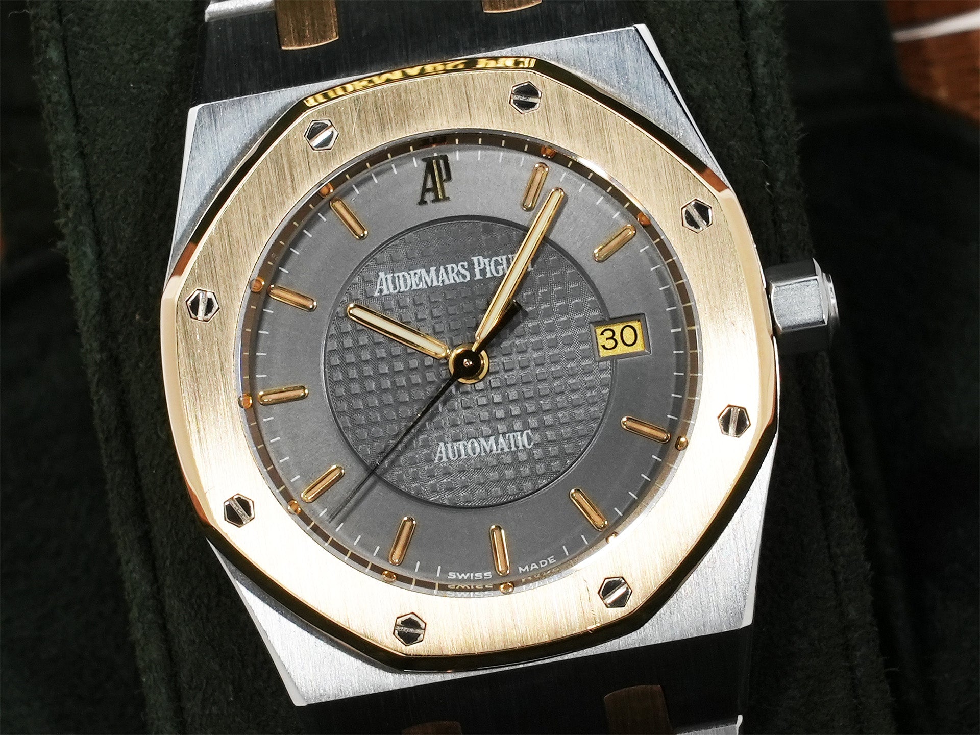 Audemars Piguet Royal Oak Ref.15050SA.O.0789SA.01 Stainless Steel/Yellow Gold Gray Dial Pre-owned o27rmxrf