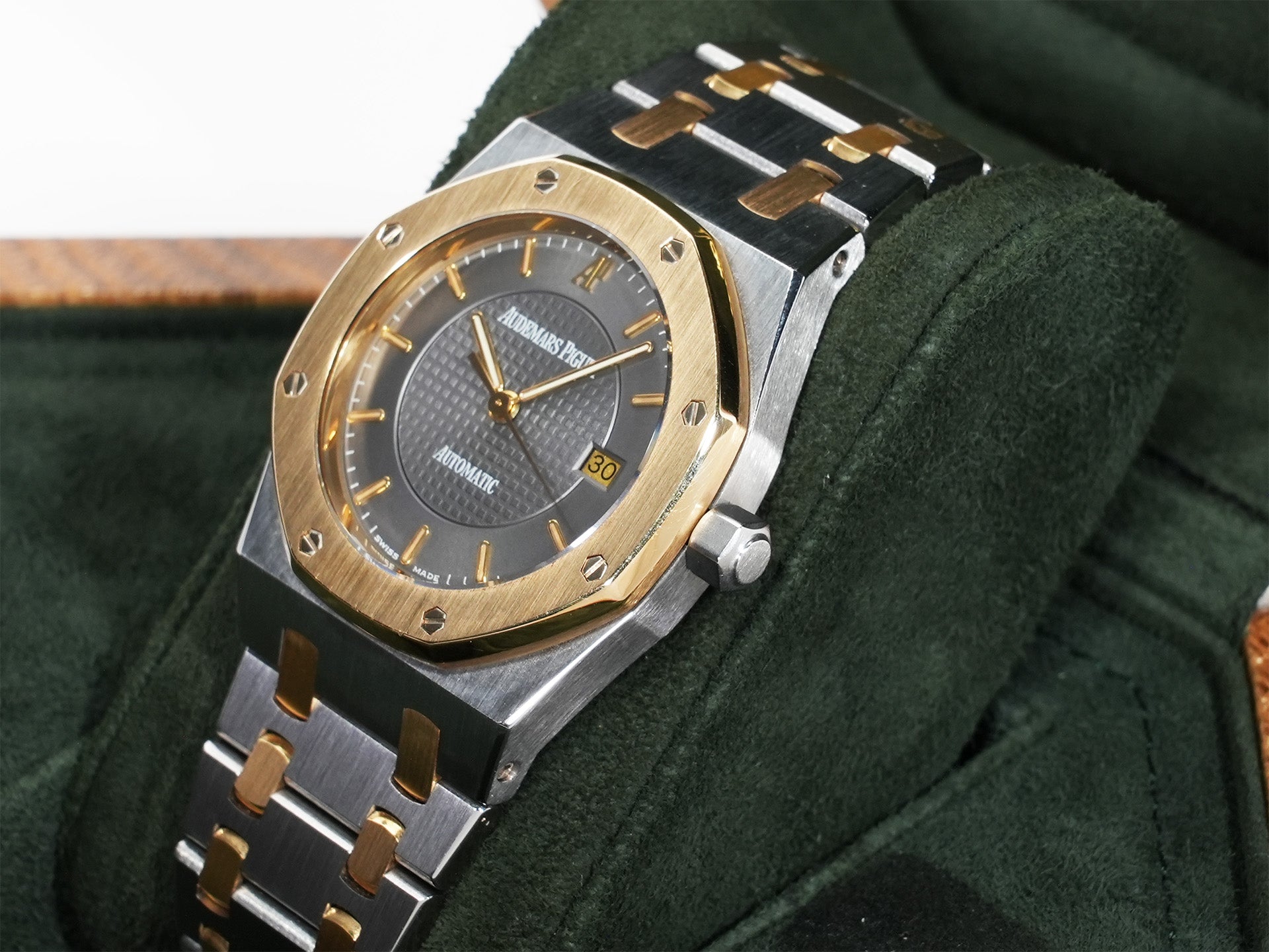 Audemars Piguet Royal Oak Ref.15050SA.O.0789SA.01 Stainless Steel/Yellow Gold Gray Dial Pre-owned o27rmxrf