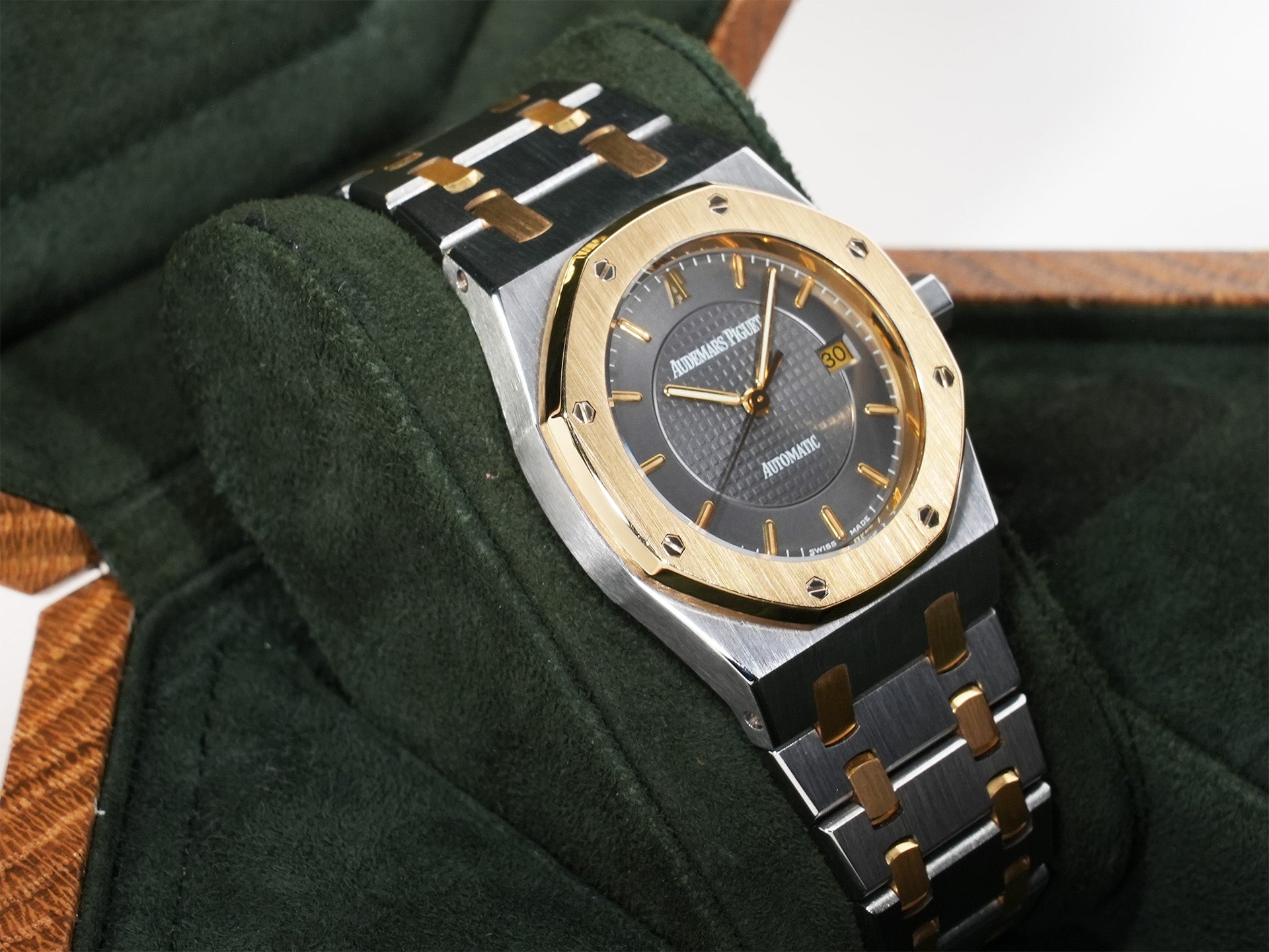 Audemars Piguet Royal Oak Ref.15050SA.O.0789SA.01 Stainless Steel/Yellow Gold Gray Dial Pre-owned o27rmxrf