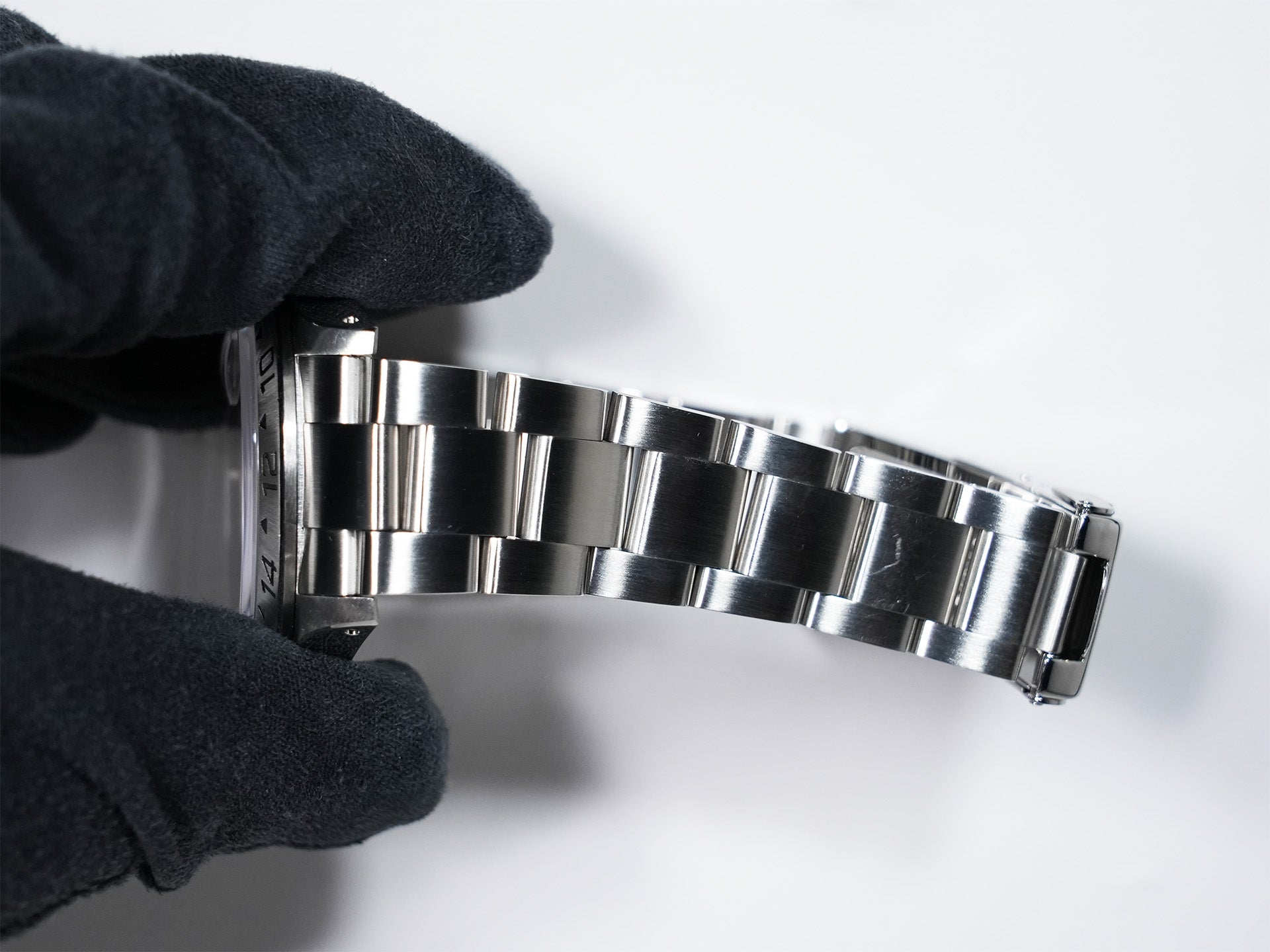 Rolex Explorer II Ref. 16570 Stainless Steel Black Dial Oyster Bracelet Used ux65yfzh