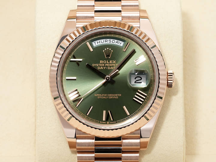 Rolex Day-Date 40 Ref. 228235 Everose Gold Olive Green Dial Used cjme2wgi