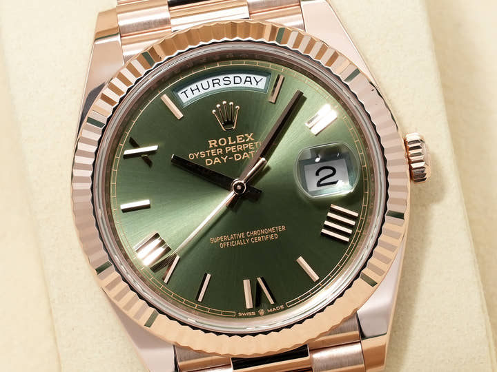 Rolex Day-Date 40 Ref. 228235 Everose Gold Olive Green Dial Used cjme2wgi