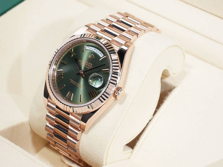 Rolex Day-Date 40 Ref. 228235 Everose Gold Olive Green Dial Used cjme2wgi