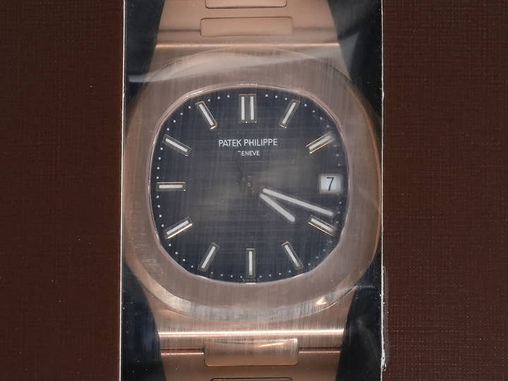 パテックフィリップ ノーチラス Ref.5711/1R-001 ローズゴールド ブラウン・ブラック・グラデーション文字盤 デッドストック mjqpxifs