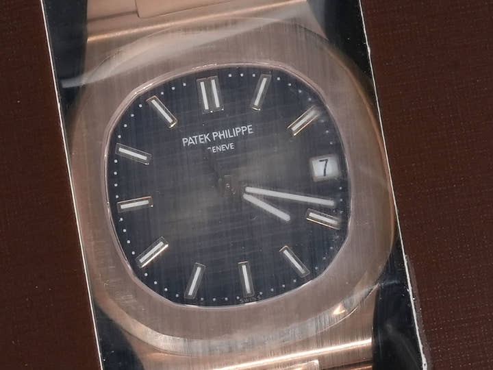 パテックフィリップ ノーチラス Ref.5711/1R-001 ローズゴールド ブラウン・ブラック・グラデーション文字盤 デッドストック mjqpxifs