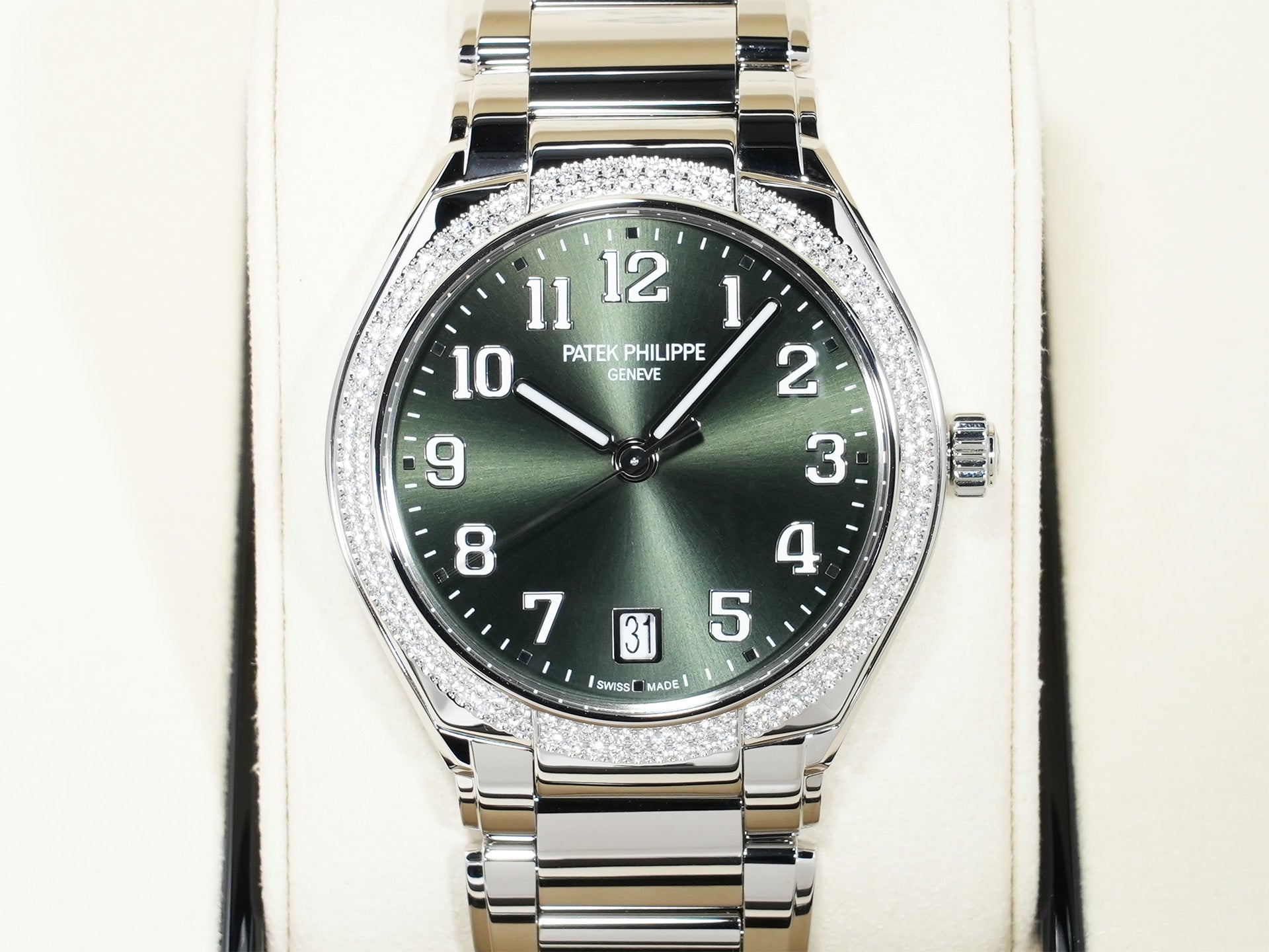 パテックフィリップ Twenty-4 Ref.7300/1200A-011 ステンレススチール オリーブグリーン ソレイユ文字盤 未使用 hxqqg7kz