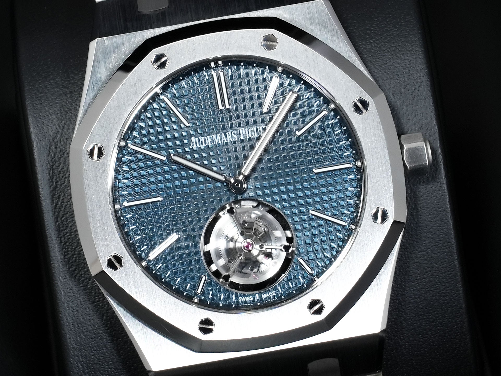 オーデマピゲ ロイヤルオーク フライング トゥールビヨン エクストラ シン (RD#3) Ref.26670ST.OO.1240ST.02 ステンレススチール ブルー文字盤 美品 yc6r4bm2