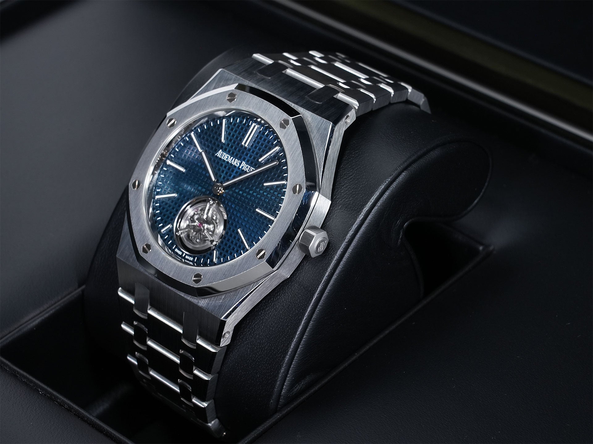 オーデマピゲ ロイヤルオーク フライング トゥールビヨン エクストラ シン (RD#3) Ref.26670ST.OO.1240ST.02 ステンレススチール ブルー文字盤 美品 yc6r4bm2