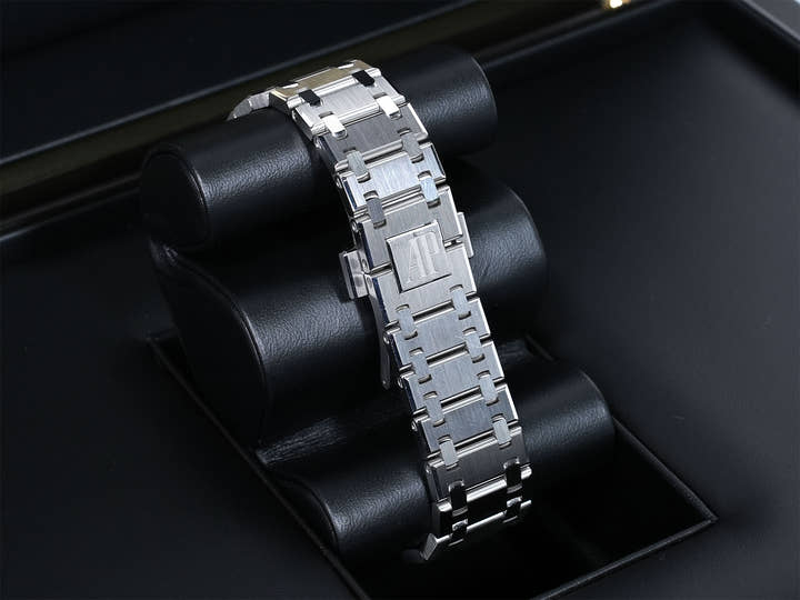 オーデマピゲ ロイヤルオーク フライング トゥールビヨン エクストラ シン (RD#3) Ref.26670ST.OO.1240ST.02 ステンレススチール ブルー文字盤 美品 yc6r4bm2