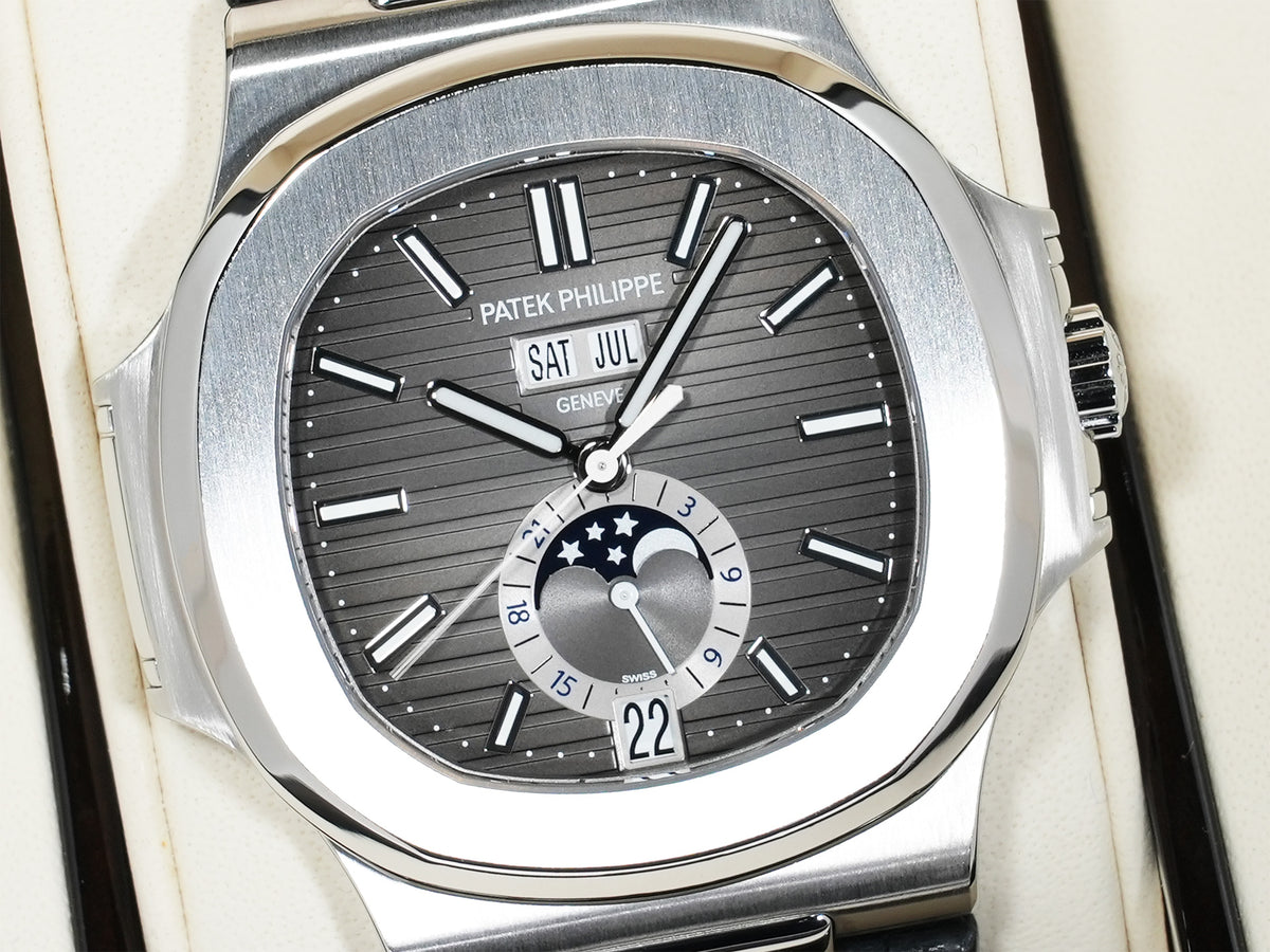 Patek Philippe Nautilus Annual Calendar Moon Phase Ref. 5726A-001 Stainless Steel Black Dial Excellent Used Condition puwb9nxz