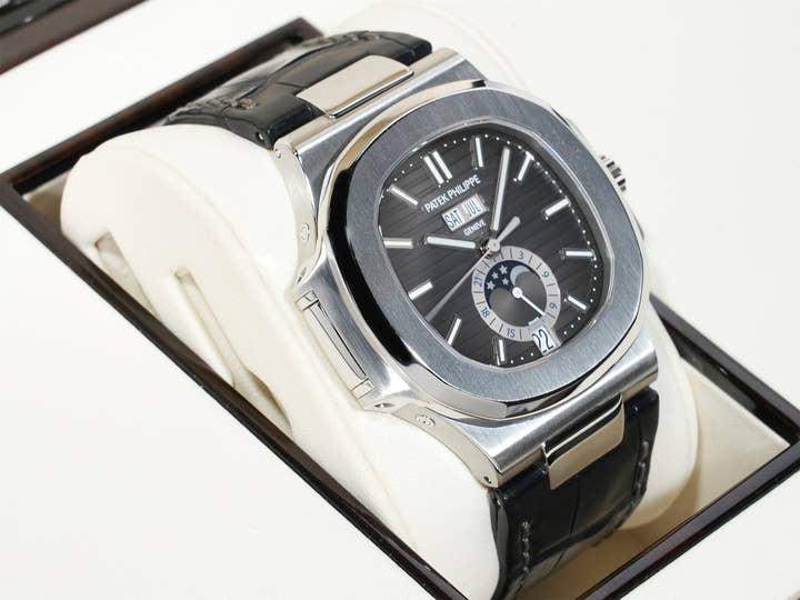 Patek Philippe Nautilus Annual Calendar Moon Phase Ref. 5726A-001 Stainless Steel Black Dial Excellent Used Condition puwb9nxz