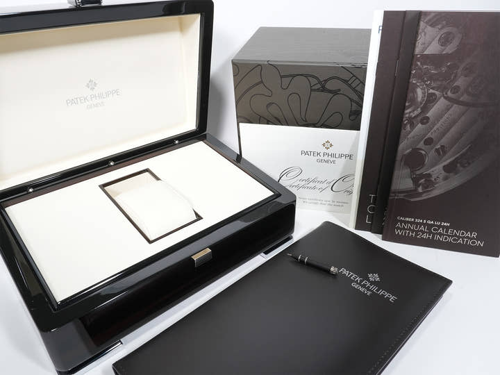 Patek Philippe Nautilus Annual Calendar Moon Phase Ref. 5726A-001 Stainless Steel Black Dial Excellent Used Condition puwb9nxz