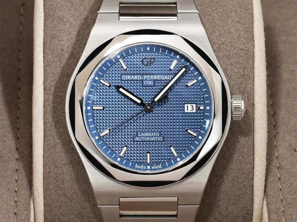 Girard-Perregaux Laureato Ref.81000-11-431-11A Stainless Steel Blue Dial Used 78zms5wi