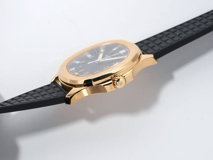 Patek Philippe Aquanaut Ref. 5065J-001 Yellow Gold Black Dial Used 5h3ebcnd