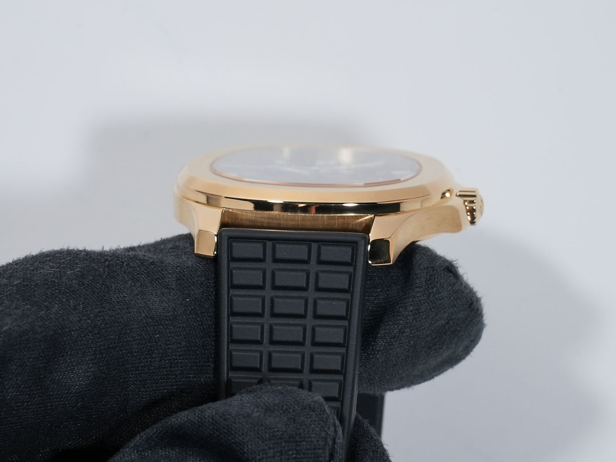 Patek Philippe Aquanaut Ref. 5065J-001 Yellow Gold Black Dial Used 5h3ebcnd