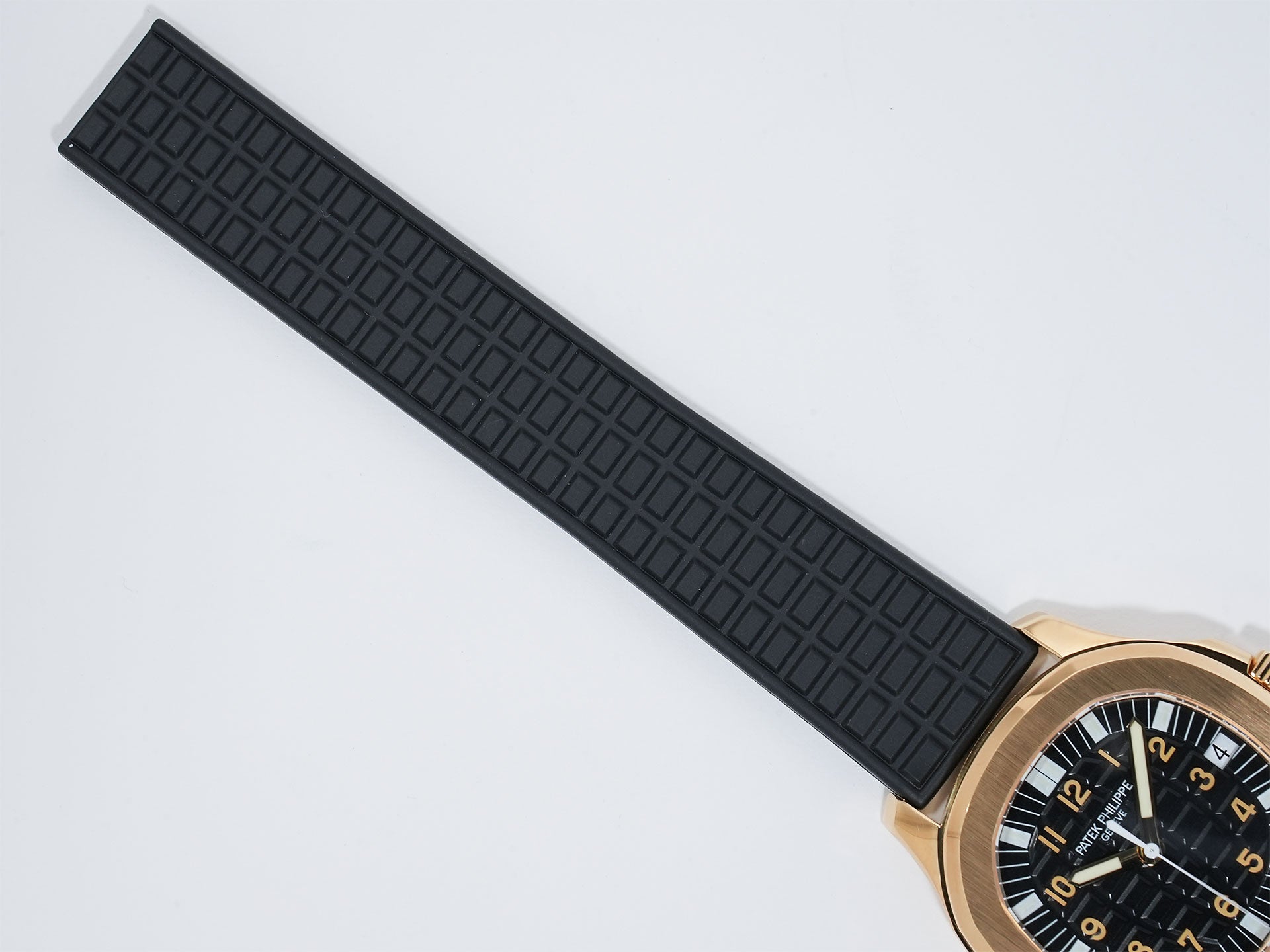 Patek Philippe Aquanaut Ref. 5065J-001 Yellow Gold Black Dial Used 5h3ebcnd