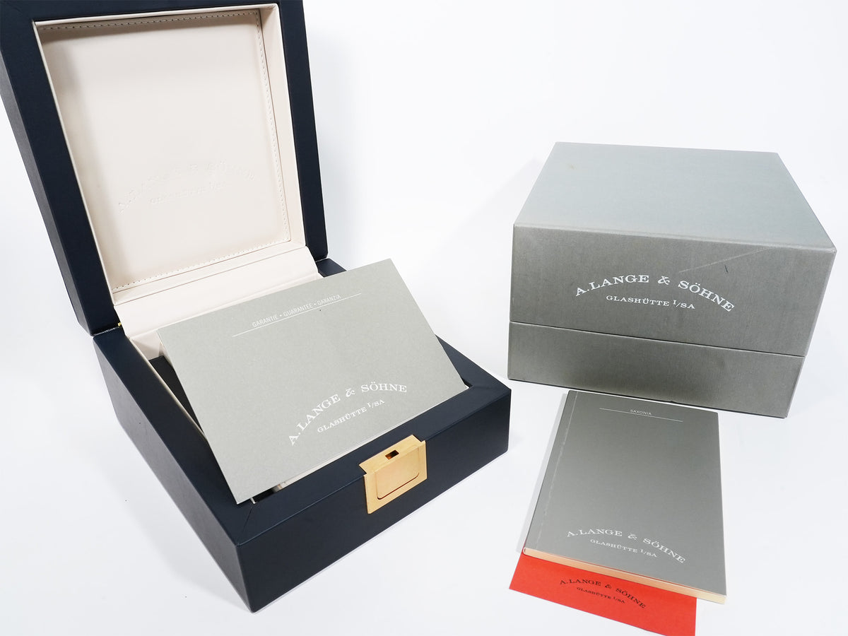 A.ランゲ＆ゾーネ サクソニア Ref.105.027 ホワイトゴールド ブルー文字盤 中古 r345t8mi