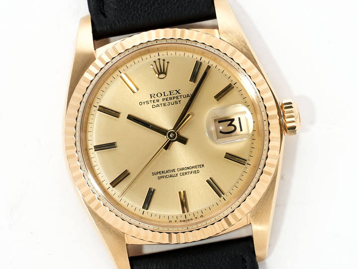 Rolex Datejust Ref. 1601/8 Yellow Gold Champagne Dial Excellent Condition sfx27zrp
