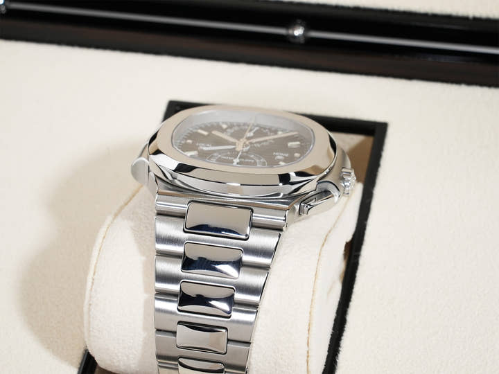 パテックフィリップ ノーチラス トラベルタイム クロノグラフ Ref.5990/1A-011 ステンレススチール ブルーソレイユ文字盤 美品 36jjyeh2